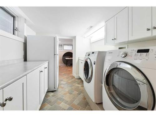 3620 7 Street Sw, Calgary, AB - Indoor Photo Showing Laundry Room