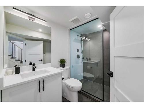 3240 Alfege Street Sw, Calgary, AB - Indoor Photo Showing Bathroom