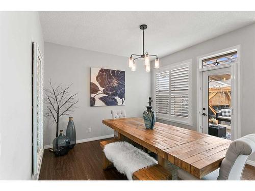 203 Bayview Circle Sw, Airdrie, AB - Indoor Photo Showing Dining Room