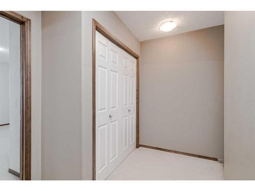138 Eversyde Common Sw, Calgary, AB - Indoor Photo Showing Other Room
