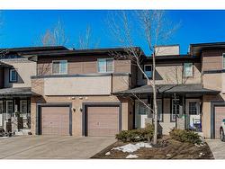 138 Eversyde Common SW Calgary, AB T2Y 4Z6