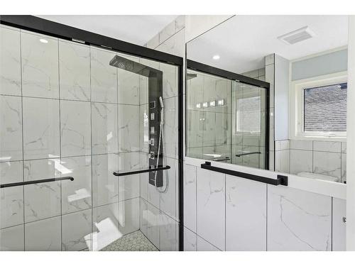 80 Scanlon Place Nw, Calgary, AB - Indoor Photo Showing Bathroom