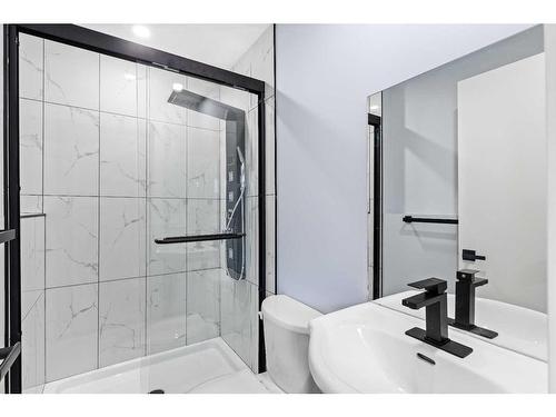 80 Scanlon Place Nw, Calgary, AB - Indoor Photo Showing Bathroom