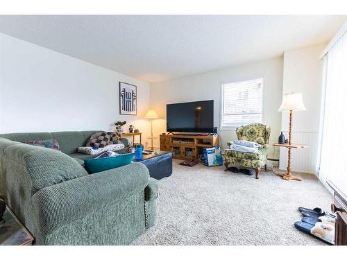 205-235 15 Avenue Sw, Calgary, AB - Indoor Photo Showing Living Room