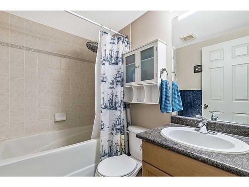 402-1833 11 Avenue Sw, Calgary, AB - Indoor Photo Showing Bathroom