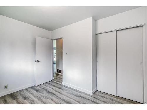 515 33 Avenue Ne, Calgary, AB - Indoor Photo Showing Other Room