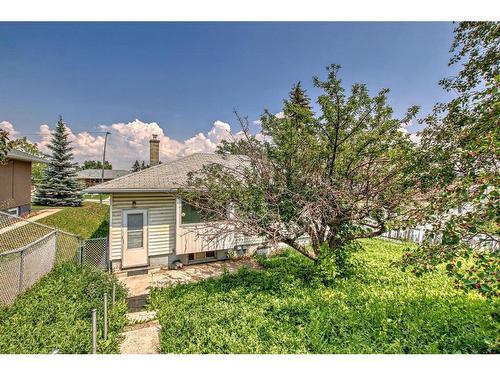 515 33 Avenue Ne, Calgary, AB - Outdoor