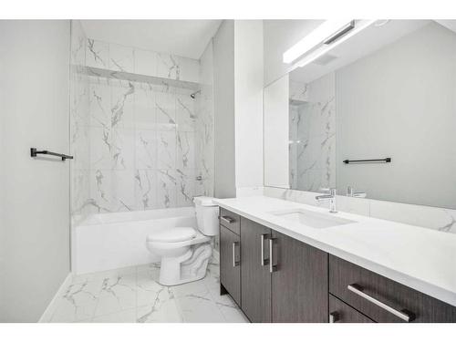 3522 Centre B Street Nw, Calgary, AB - Indoor Photo Showing Bathroom