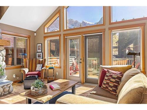 262B Three Sisters Drive, Canmore, AB - Indoor Photo Showing Living Room