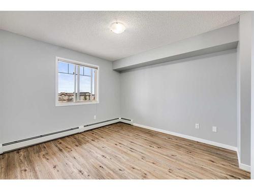 323-428 Chaparral Ravine View Se, Calgary, AB - Indoor Photo Showing Other Room