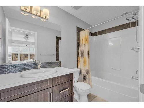 194 Chaparral Valley Square Se, Calgary, AB - Indoor Photo Showing Bathroom