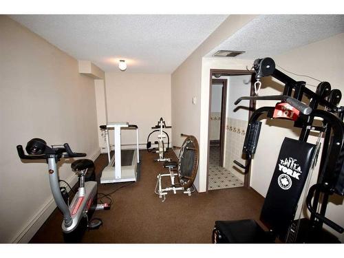 402-330 15 Avenue Sw, Calgary, AB - Indoor Photo Showing Gym Room