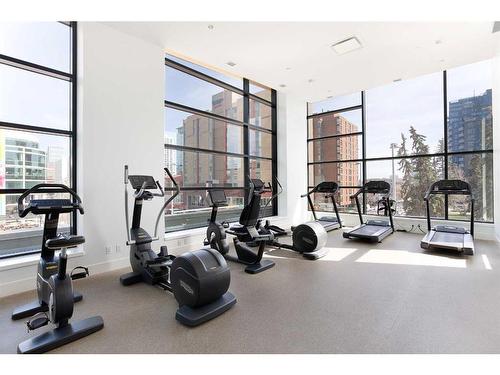 1506-310 12 Avenue Sw, Calgary, AB - Indoor Photo Showing Gym Room