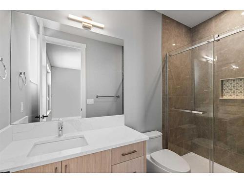 632 26 Avenue Nw, Calgary, AB - Indoor Photo Showing Bathroom