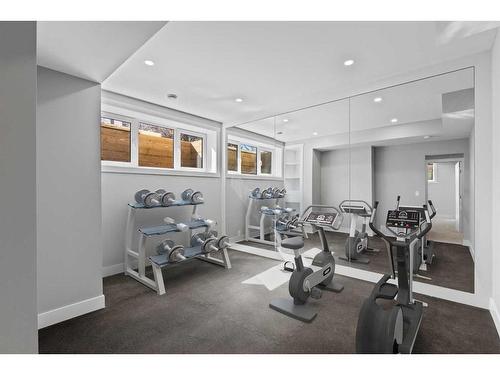 632 26 Avenue Nw, Calgary, AB - Indoor Photo Showing Gym Room