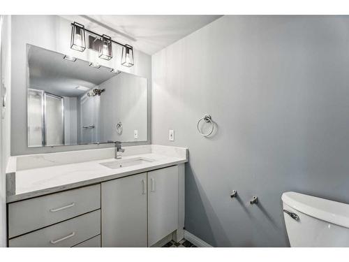 635 Rundleside Drive Ne, Calgary, AB - Indoor Photo Showing Bathroom