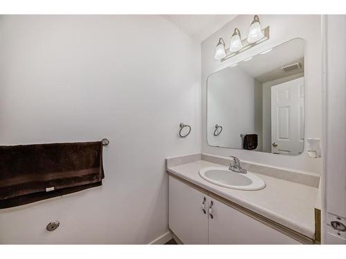 48 Shawbrooke Court Sw, Calgary, AB - Indoor Photo Showing Bathroom