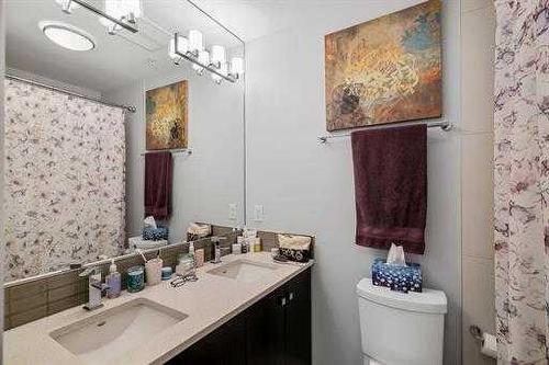 203-1720 10 Street Sw, Calgary, AB - Indoor Photo Showing Bathroom