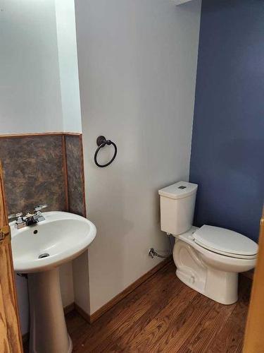 63 Erin Road Se, Calgary, AB - Indoor Photo Showing Bathroom