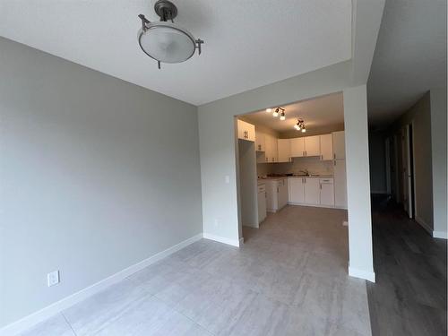 7344 Huntertown Crescent Nw, Calgary, AB - Indoor Photo Showing Other Room