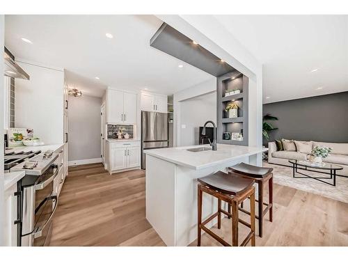 53 Haverhill Road Sw, Calgary, AB - Indoor Photo Showing Kitchen