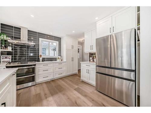 53 Haverhill Road Sw, Calgary, AB - Indoor Photo Showing Kitchen With Upgraded Kitchen