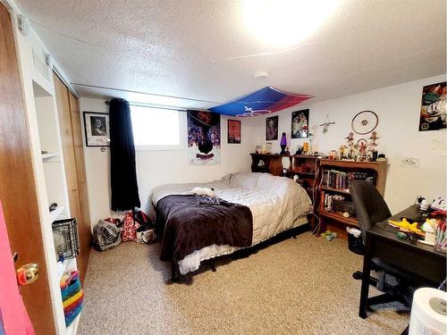 4830 54 Street, Olds, AB - Indoor Photo Showing Bedroom