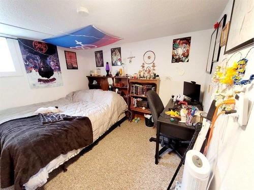 4830 54 Street, Olds, AB - Indoor Photo Showing Bedroom