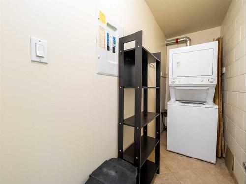 11-1813 25 Avenue Sw, Calgary, AB - Indoor Photo Showing Laundry Room