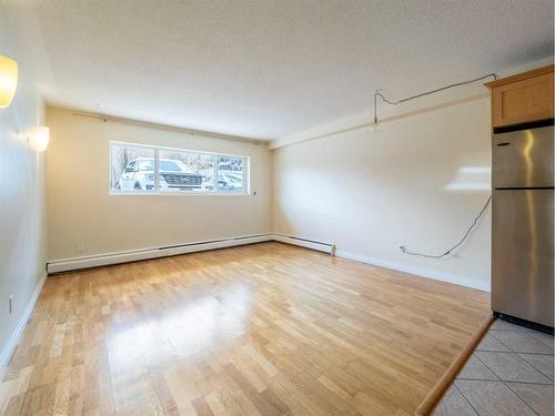 11-1813 25 Avenue Sw, Calgary, AB - Indoor Photo Showing Other Room
