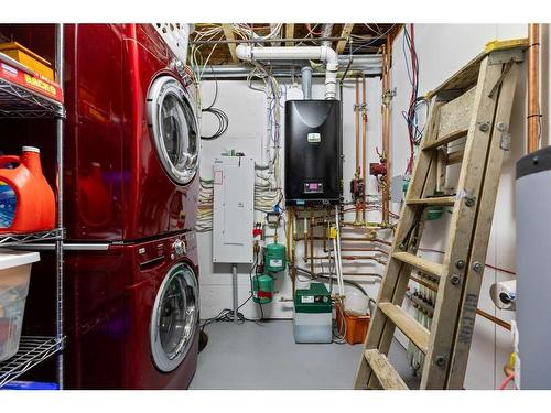 2 Harrison Green, Olds, AB - Indoor Photo Showing Laundry Room