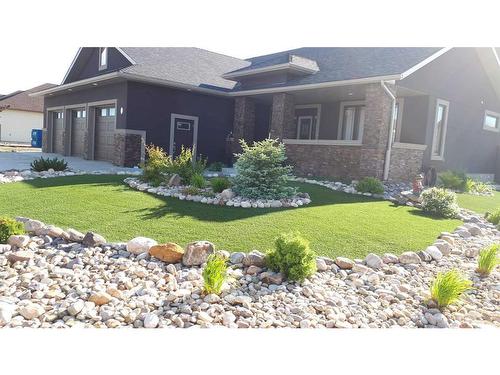 2 Harrison Green, Olds, AB - Outdoor