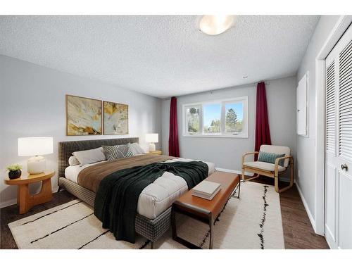 4307 45 Street Sw, Calgary, AB - Indoor Photo Showing Bedroom