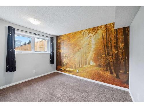 4307 45 Street Sw, Calgary, AB - Indoor Photo Showing Other Room