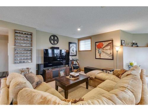 531 Hawkside Mews Nw, Calgary, AB - Indoor Photo Showing Living Room