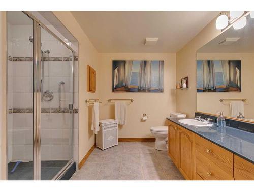 531 Hawkside Mews Nw, Calgary, AB - Indoor Photo Showing Bathroom