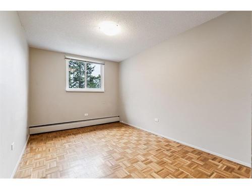 372-1620 8 Avenue Nw, Calgary, AB - Indoor Photo Showing Other Room