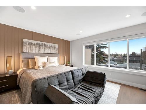 2334 24 Avenue Sw, Calgary, AB - Indoor Photo Showing Bedroom