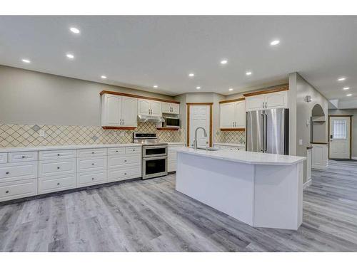 12530 Douglas Woods Road Se, Calgary, AB - Indoor Photo Showing Kitchen With Upgraded Kitchen