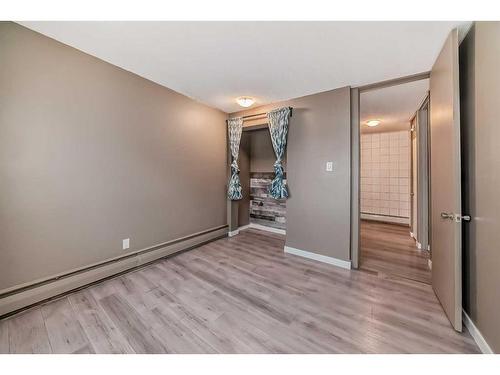 114-6919 Elbow Drive Sw, Calgary, AB - Indoor Photo Showing Other Room