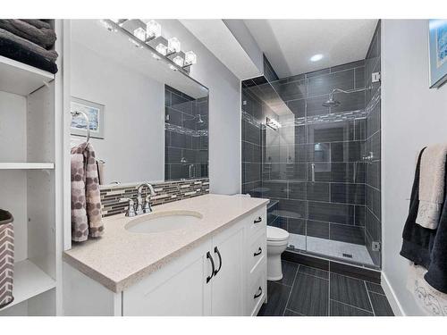 163 Panatella View Nw, Calgary, AB - Indoor Photo Showing Bathroom