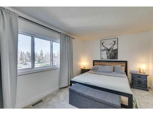 45-2319 56 Street Ne, Calgary, AB - Indoor Photo Showing Bedroom