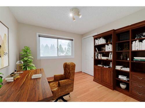 6028 Dalford Road Nw, Calgary, AB - Indoor Photo Showing Office