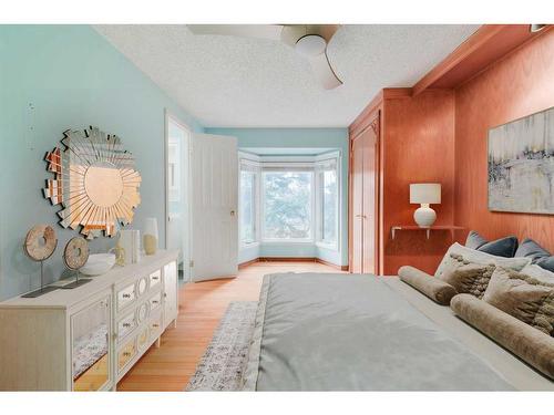 6028 Dalford Road Nw, Calgary, AB - Indoor Photo Showing Bedroom