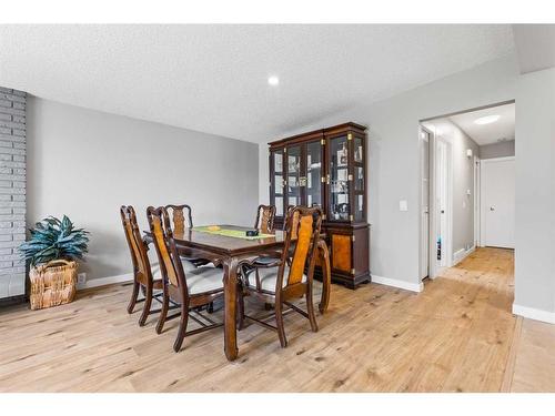 456 Cedarille Crescent Sw, Calgary, AB - Indoor Photo Showing Dining Room