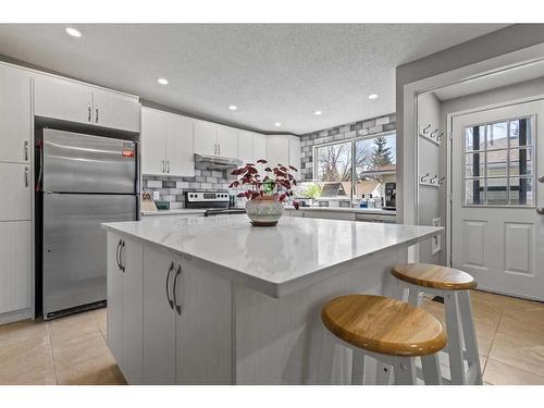 456 Cedarille Crescent Sw, Calgary, AB - Indoor Photo Showing Kitchen With Stainless Steel Kitchen With Upgraded Kitchen