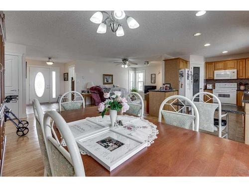 417 Regal Crescent, Trochu, AB - Indoor Photo Showing Dining Room