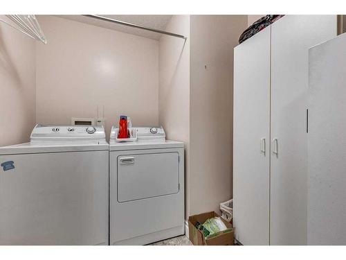 417 Regal Crescent, Trochu, AB - Indoor Photo Showing Laundry Room