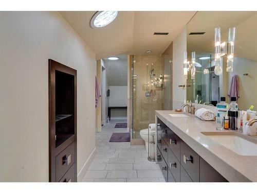 212-5555 Elbow Drive Sw, Calgary, AB - Indoor Photo Showing Bathroom