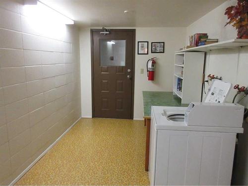 0-16 Flett Crescent, Airdrie, AB - Indoor Photo Showing Laundry Room